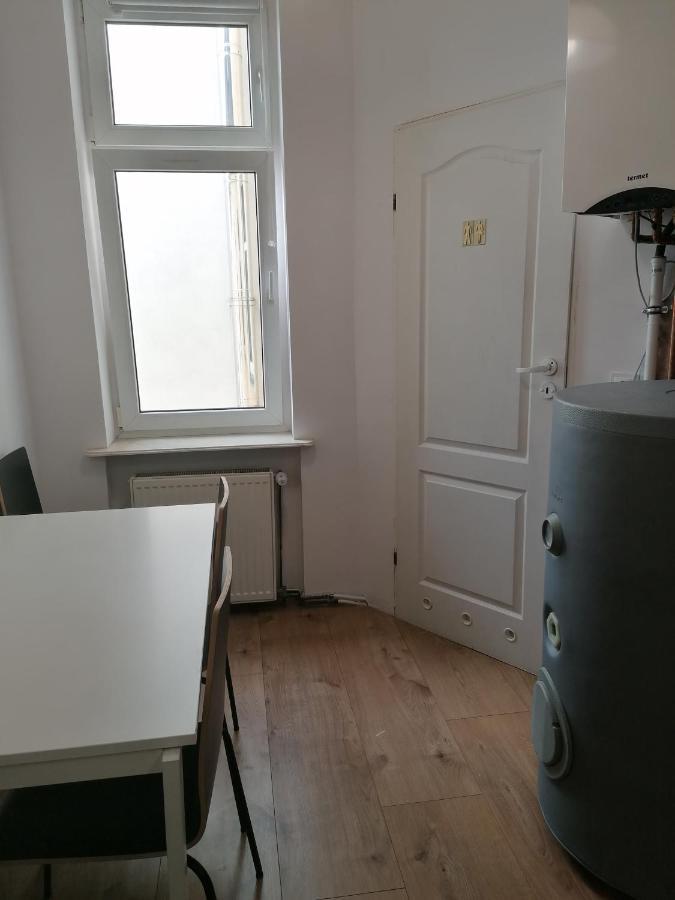Hostel Tulip - Pokój 5 ze wspólną łazienką i kuchnią Szczecin Exterior foto