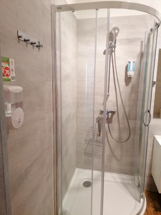 Hostel Tulip - Pokój 5 ze wspólną łazienką i kuchnią Szczecin Exterior foto