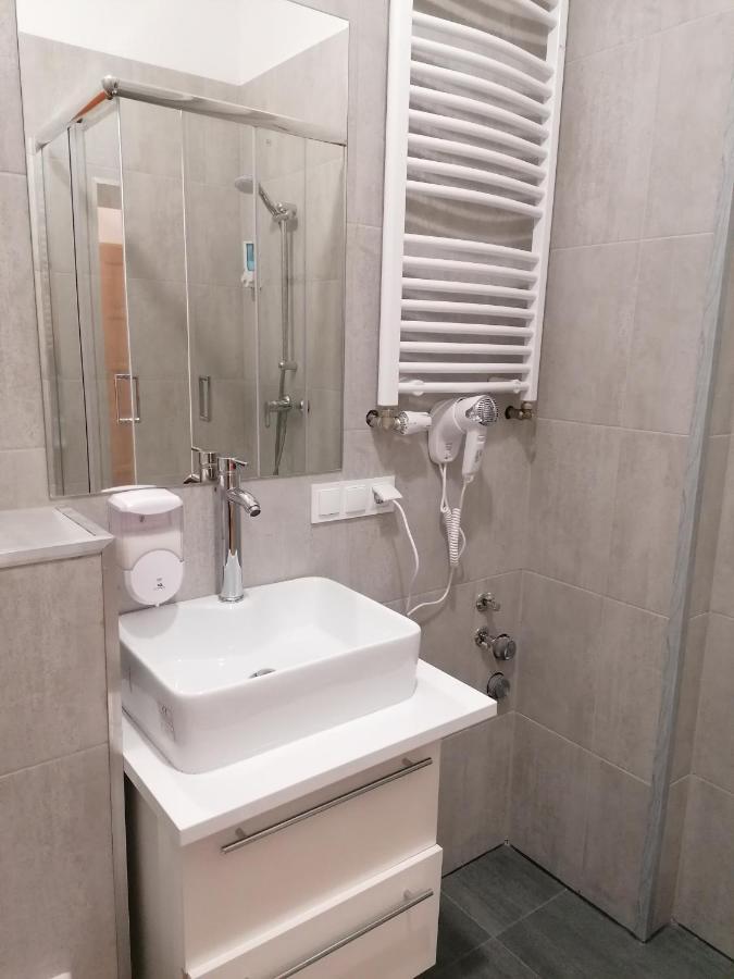 Hostel Tulip - Pokój 5 ze wspólną łazienką i kuchnią Szczecin Exterior foto
