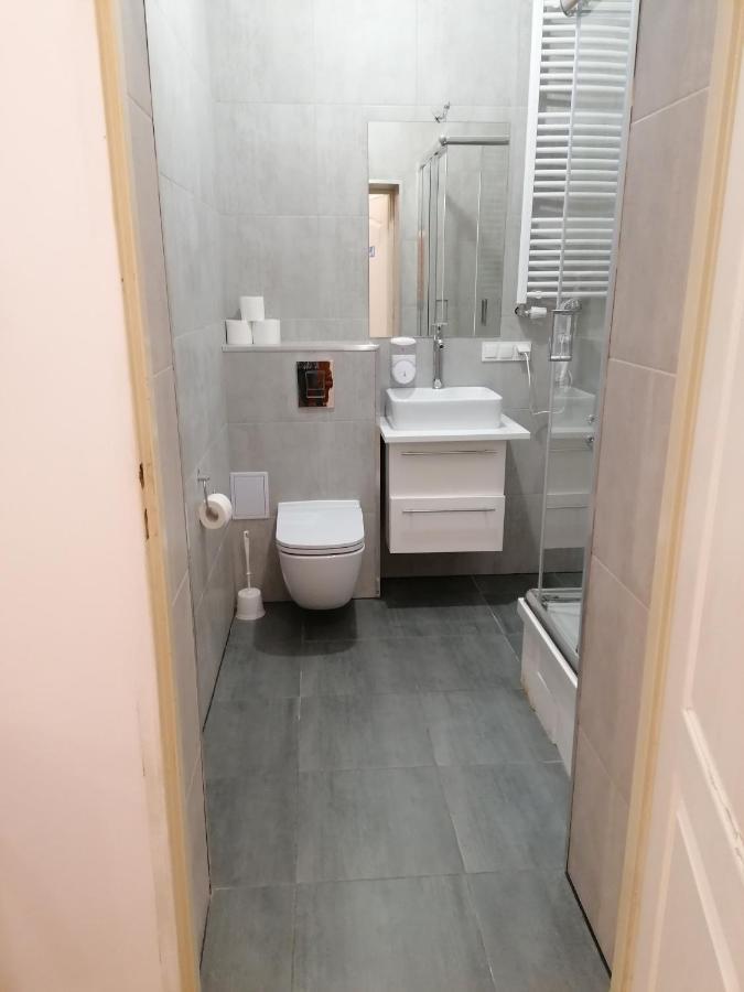 Hostel Tulip - Pokój 5 ze wspólną łazienką i kuchnią Szczecin Exterior foto